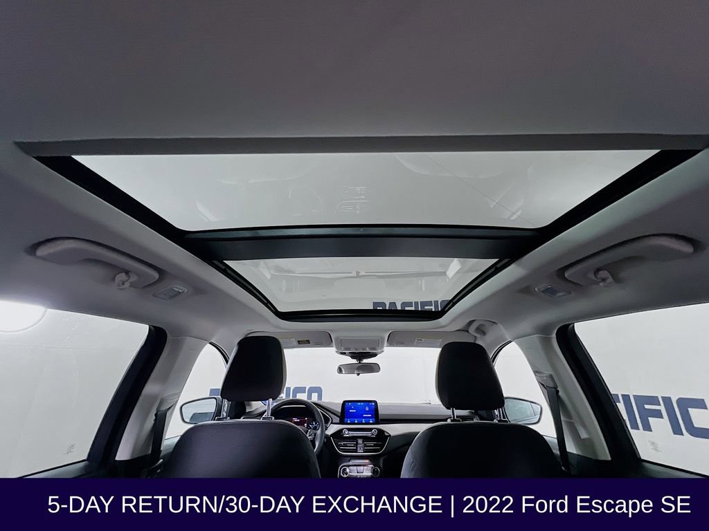 Certified 2022 Ford Escape SE w/ SE Sport Appearance Package AWD/4WD image 39