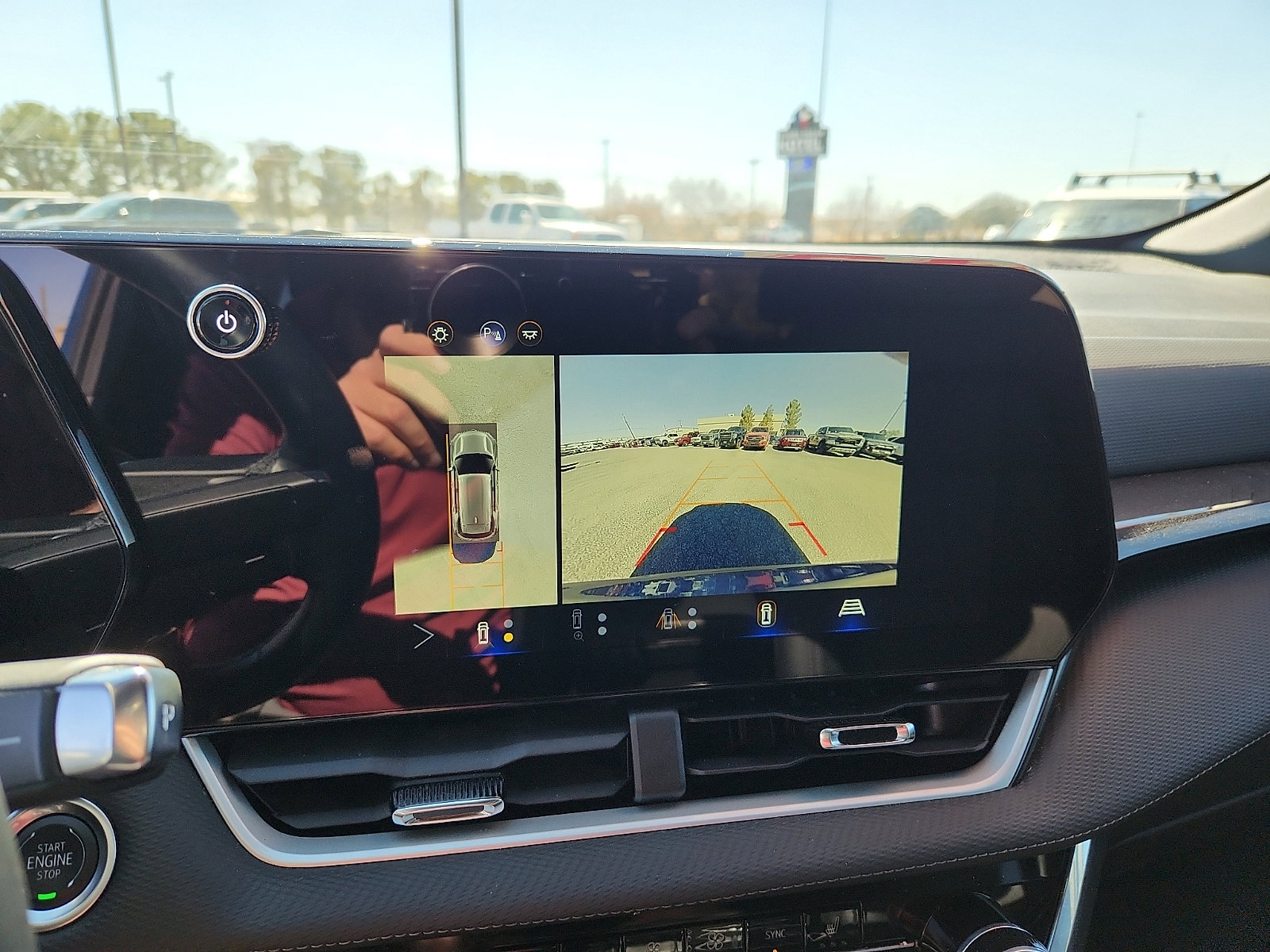 Used 2025 Chevrolet Equinox LT w/ Convenience Package II image 11