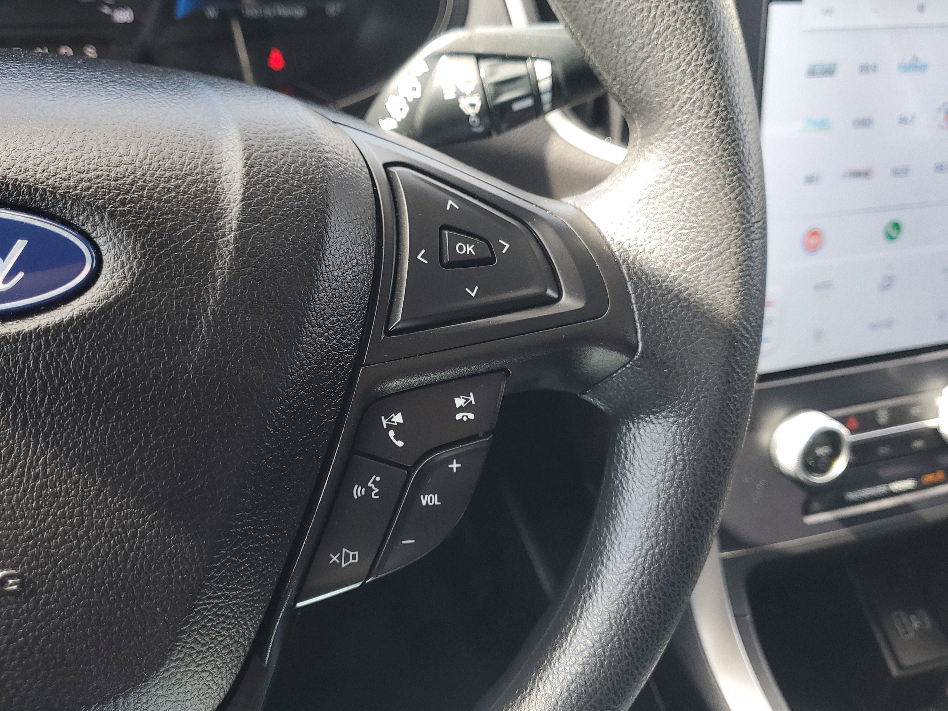 Certified 2023 Ford Edge SE w/ Black Appearance Package image 24