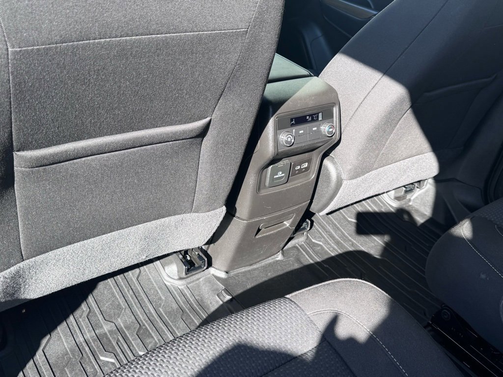 Used 2023 GMC Acadia SLE w/ Driver Convenience Package image 21