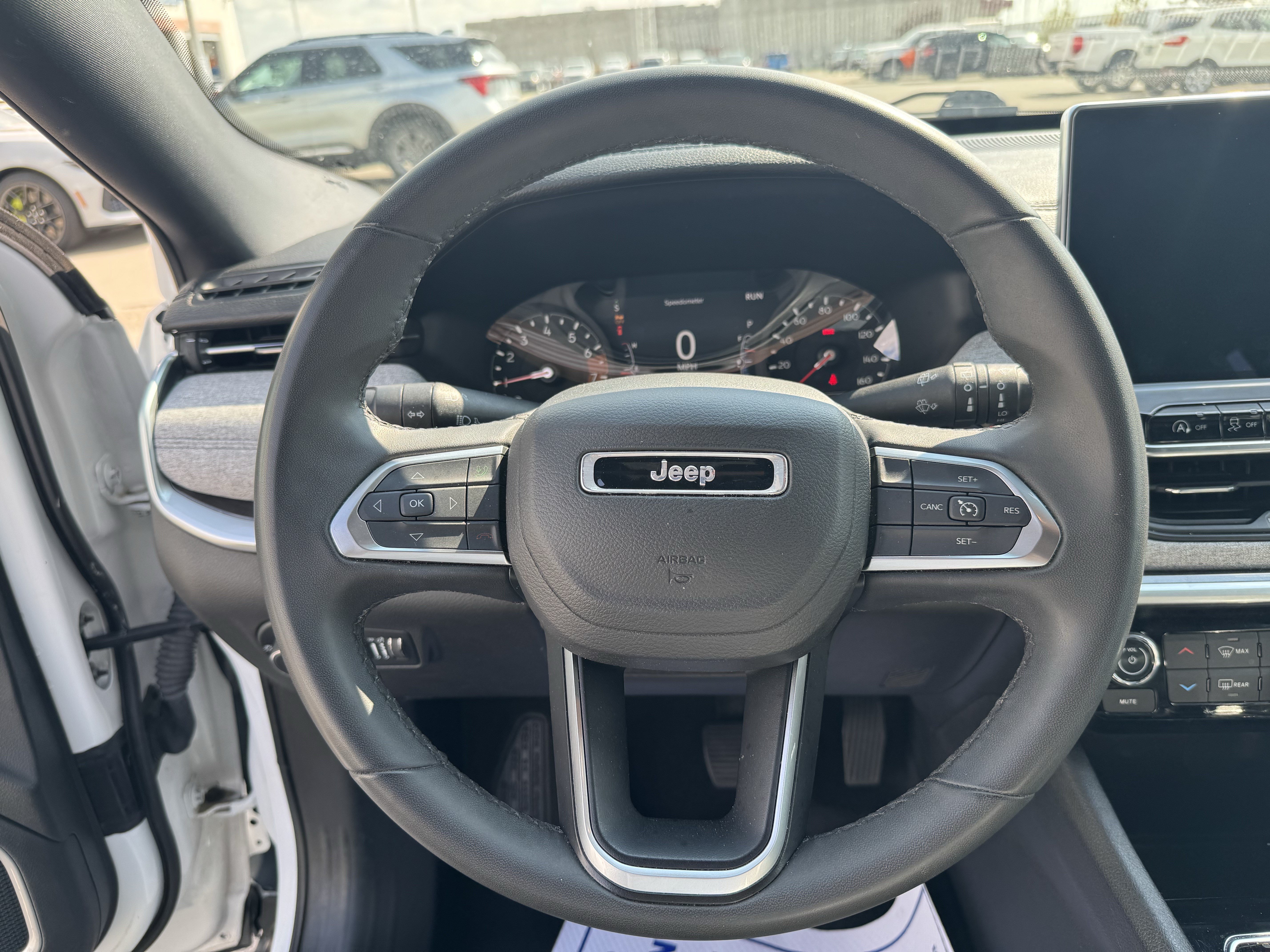 Used 2024 Jeep Compass Latitude AWD/4WD image 14