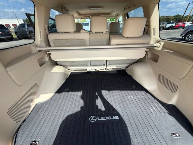 Used 2021 Lexus LX 570 4WD w/ Luxury Package image 19