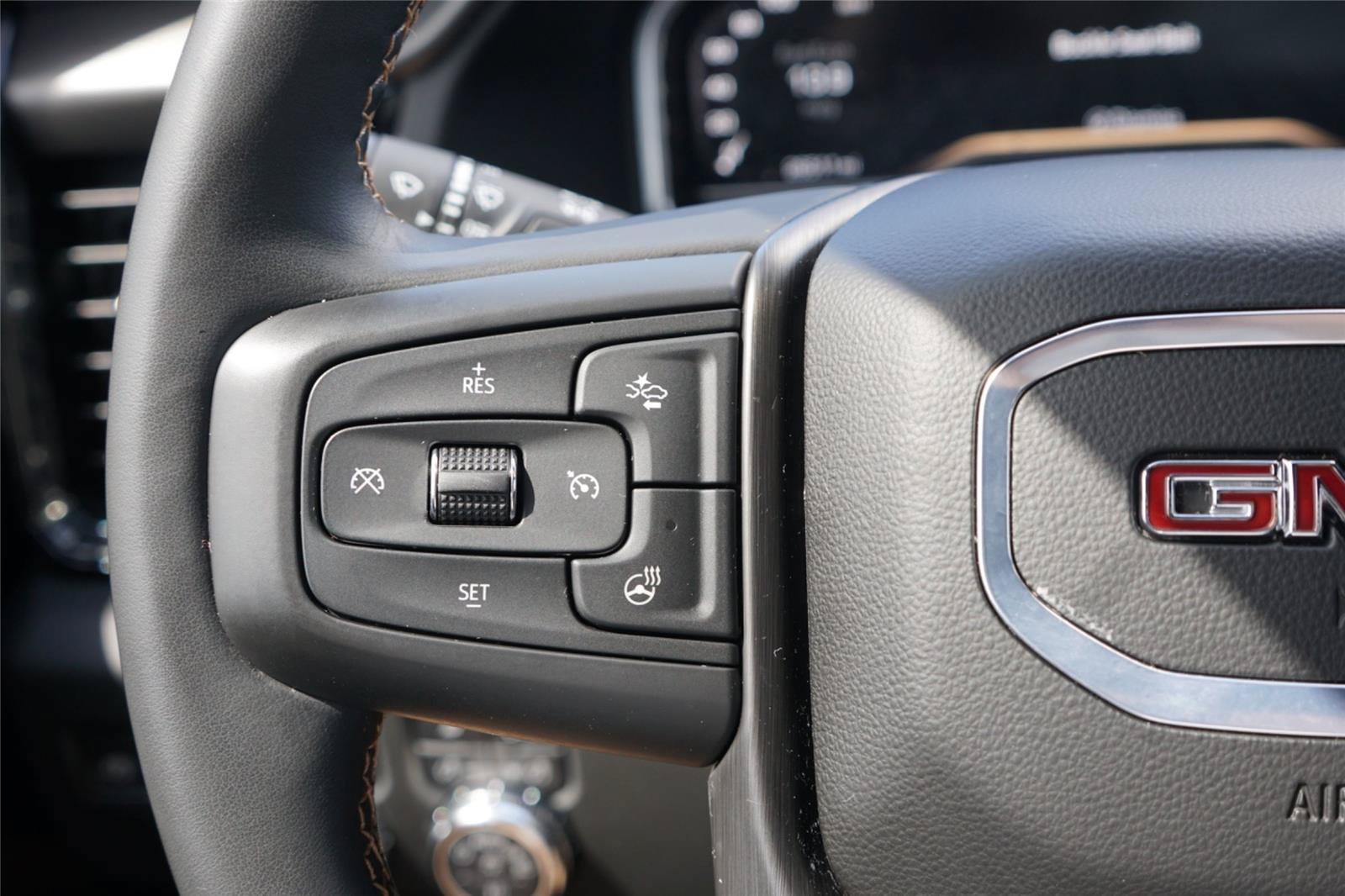 Used 2024 GMC Sierra 2500 AT4 w/ AT4 Premium Plus Package AWD/4WD image 16