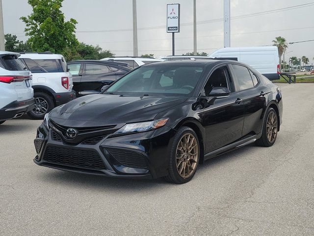 Used 2023 Toyota Camry SE w/ Convenience Package FWD image 3