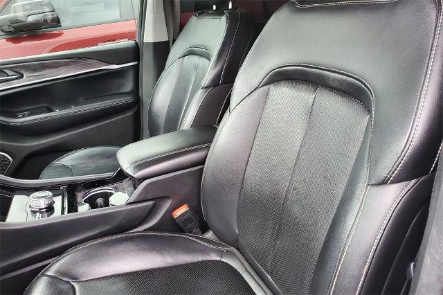 Used 2023 Jeep Grand Cherokee L Limited w/ Luxury Tech Group II image 10