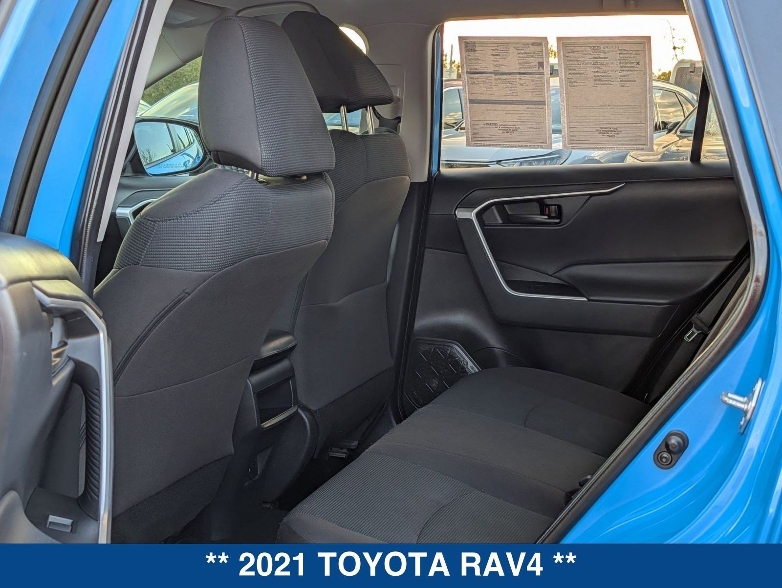 Used 2021 Toyota RAV4 LE image 14