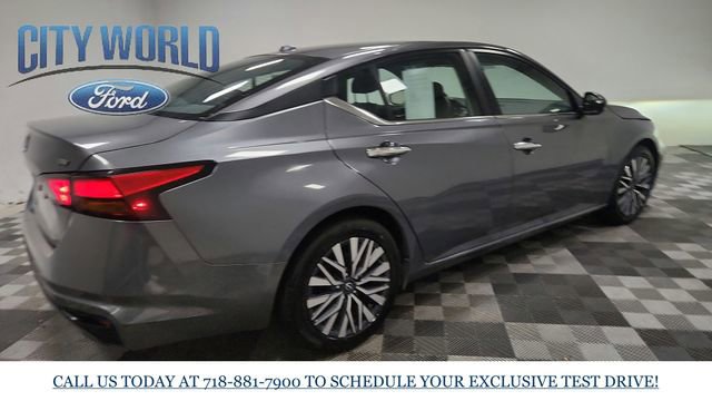 Used 2024 Nissan Altima 2.5 SV image 4