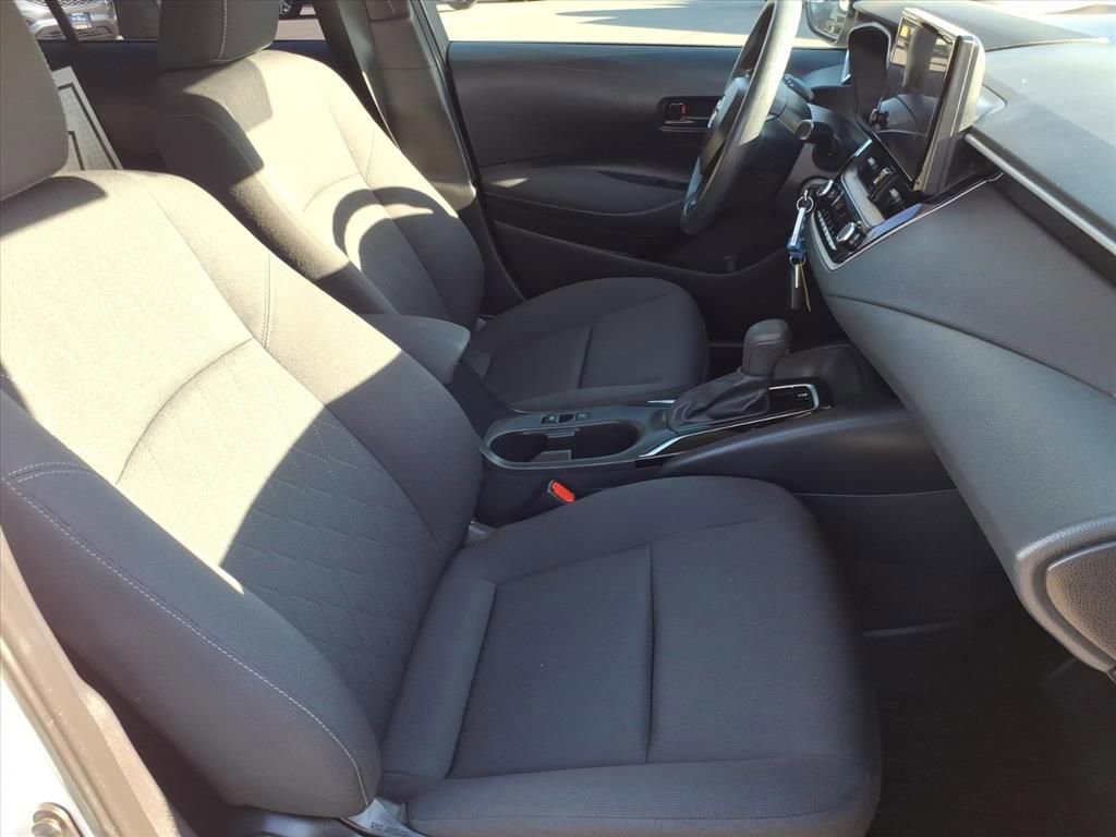 Used 2023 Toyota Corolla LE image 7