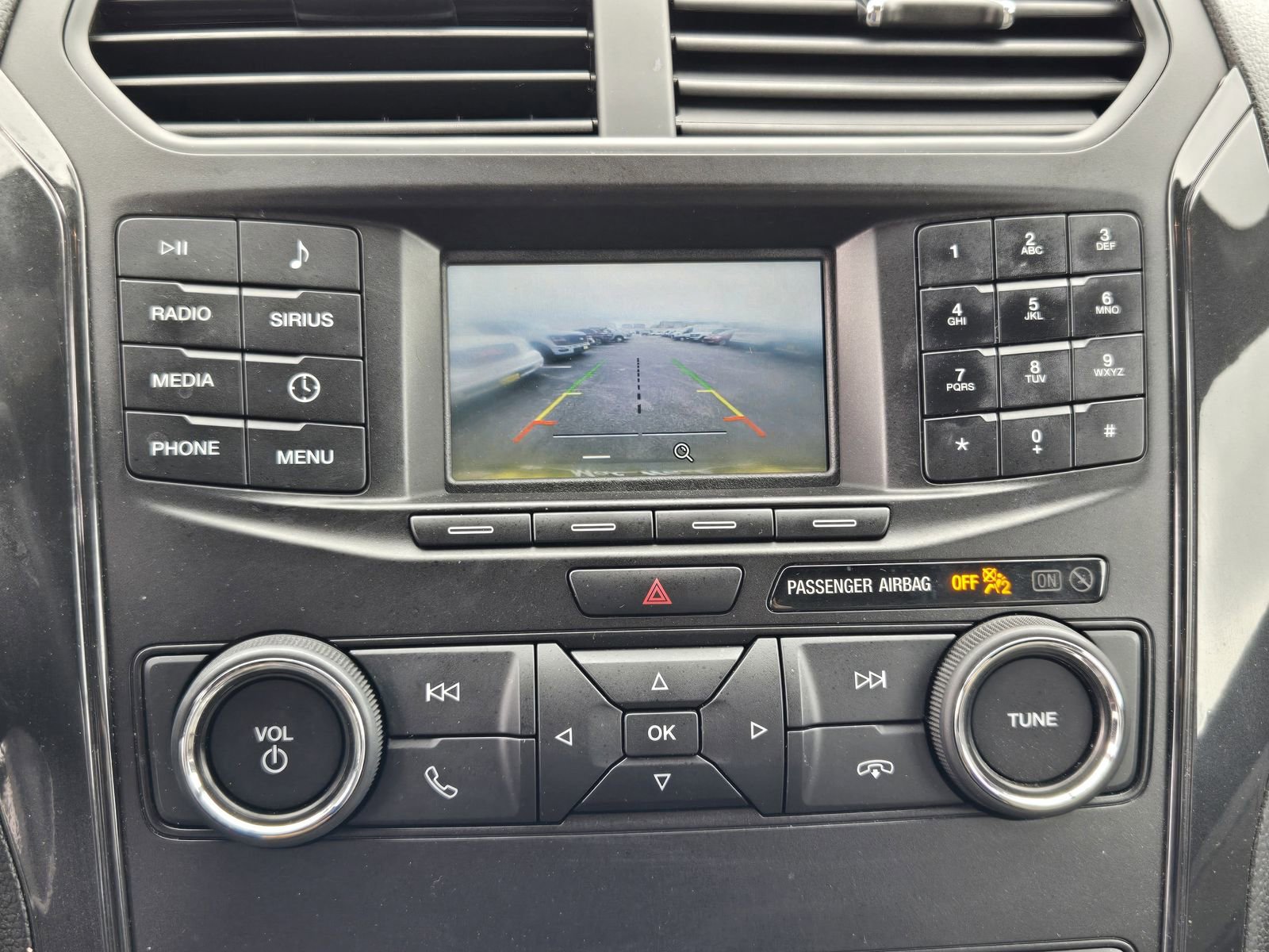 Certified 2018 Ford Explorer FWD image 16