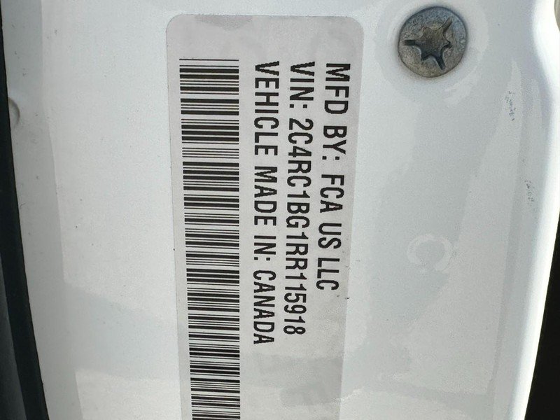 Used 2024 Chrysler Pacifica Touring-L FWD image 24