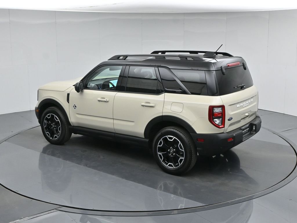 Certified 2025 Ford Bronco Sport Outer Banks w/ Outer Banks Tech Package+ AWD/4WD image 45