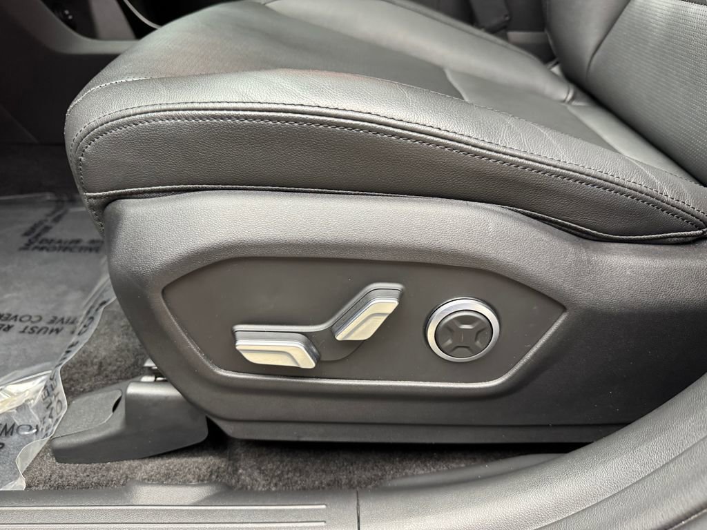 Used 2024 Hyundai Santa Fe Limited image 14