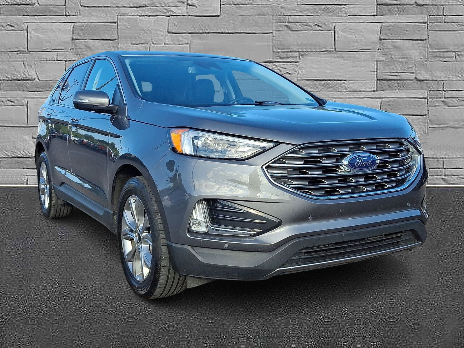 Certified 2024 Ford Edge Titanium image 2
