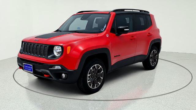 Used 2023 Jeep Renegade Trailhawk AWD/4WD image 3