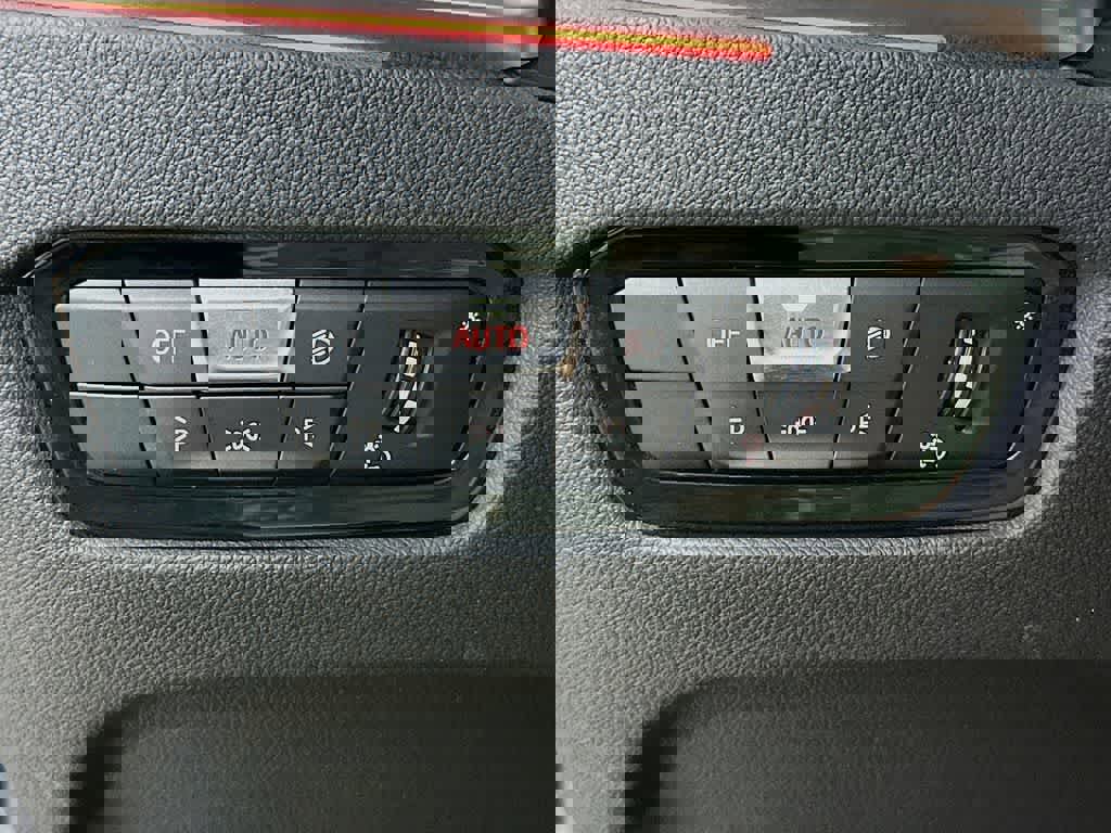 Used 2022 BMW 430i Convertible image 25