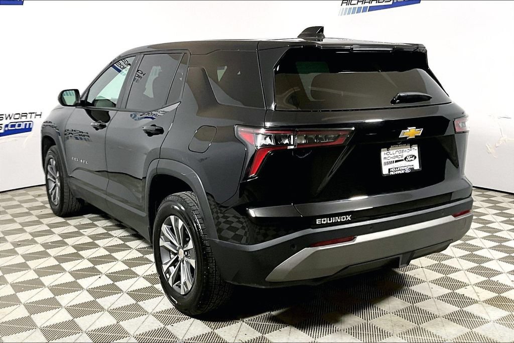 Used 2026 Chevrolet Equinox LT FWD image 8