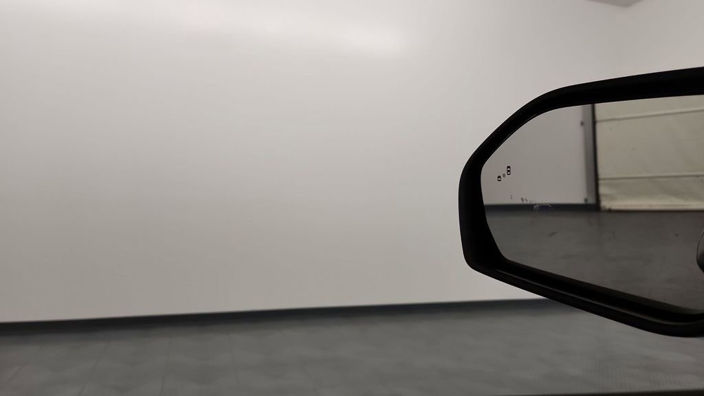 Certified 2022 Ford Explorer XLT w/ Equipment Group 202A image 21