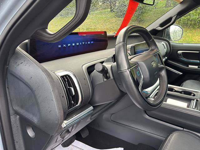 Certified 2025 Ford Expedition Max Platinum w/ Stealth Appearance Package AWD/4WD image 13