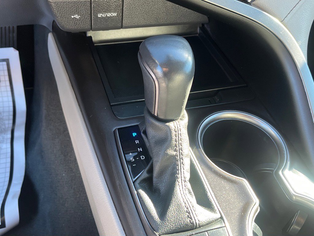 Used 2024 Toyota Camry SE image 14
