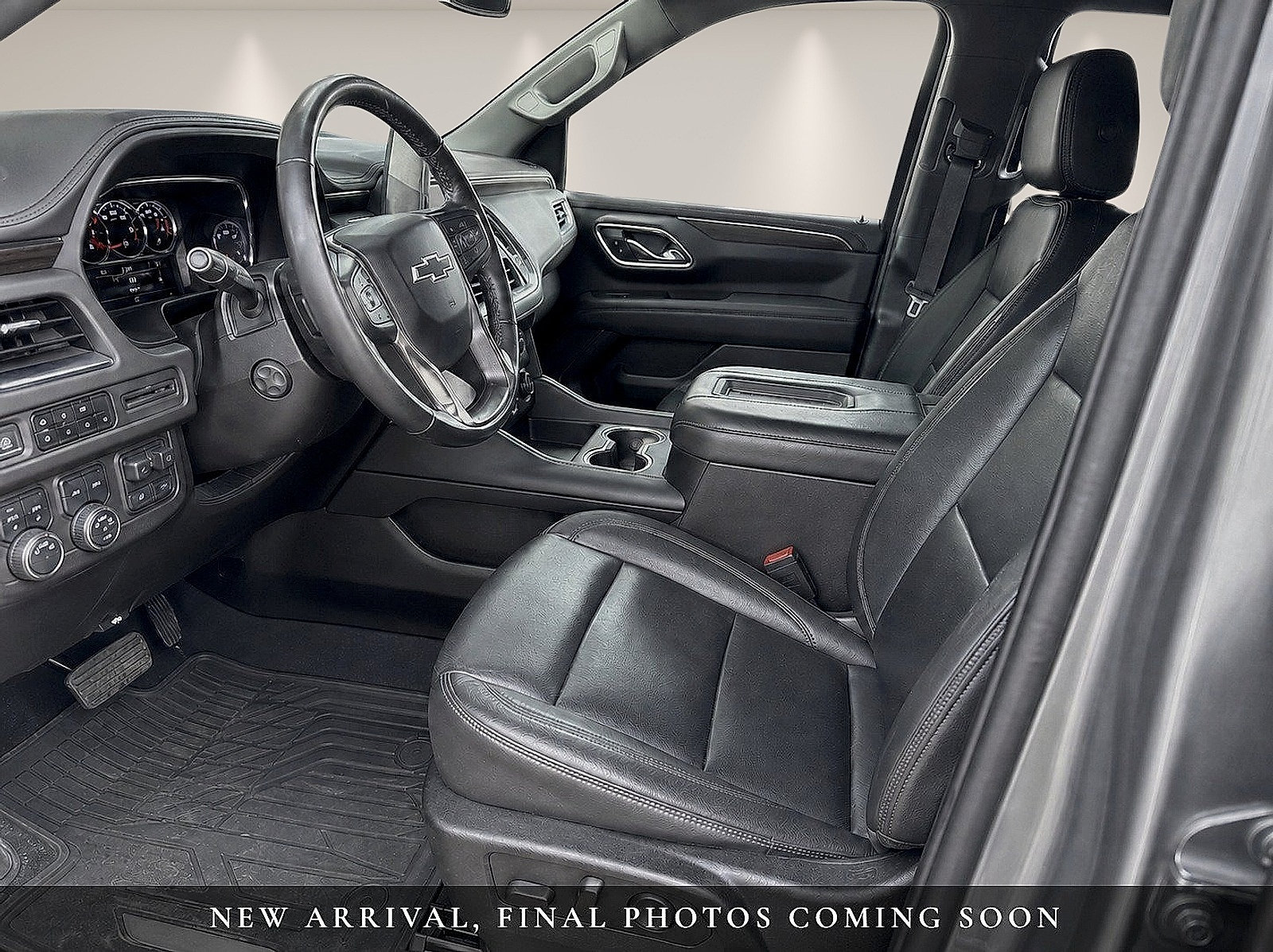 Used 2024 Chevrolet Tahoe Z71 w/ Luxury Package AWD/4WD image 11