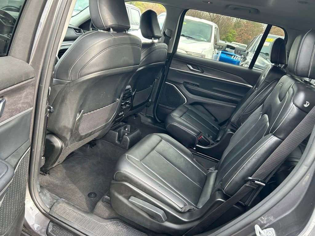 Used 2022 Jeep Grand Cherokee L Limited image 18