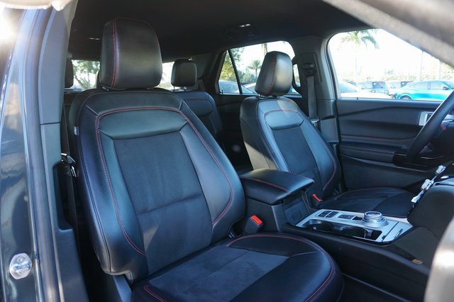 Certified 2023 Ford Explorer ST-Line w/ Class IV Trailer Tow Package image 7