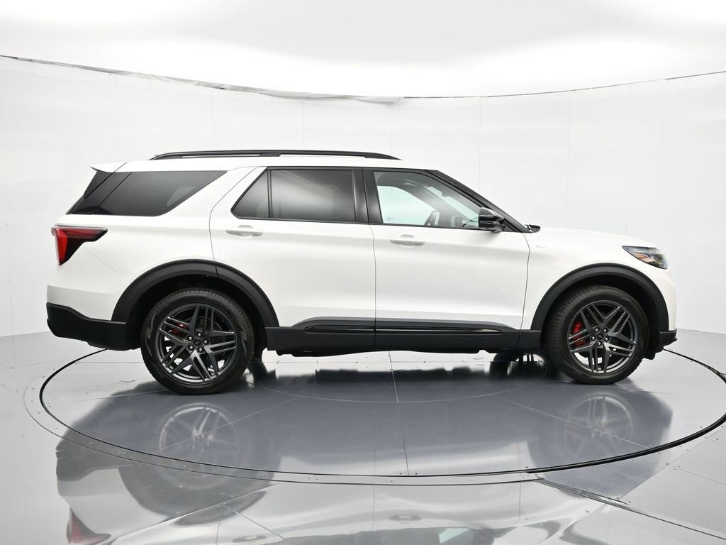 Certified 2025 Ford Explorer ST-Line w/ Premium Package image 17