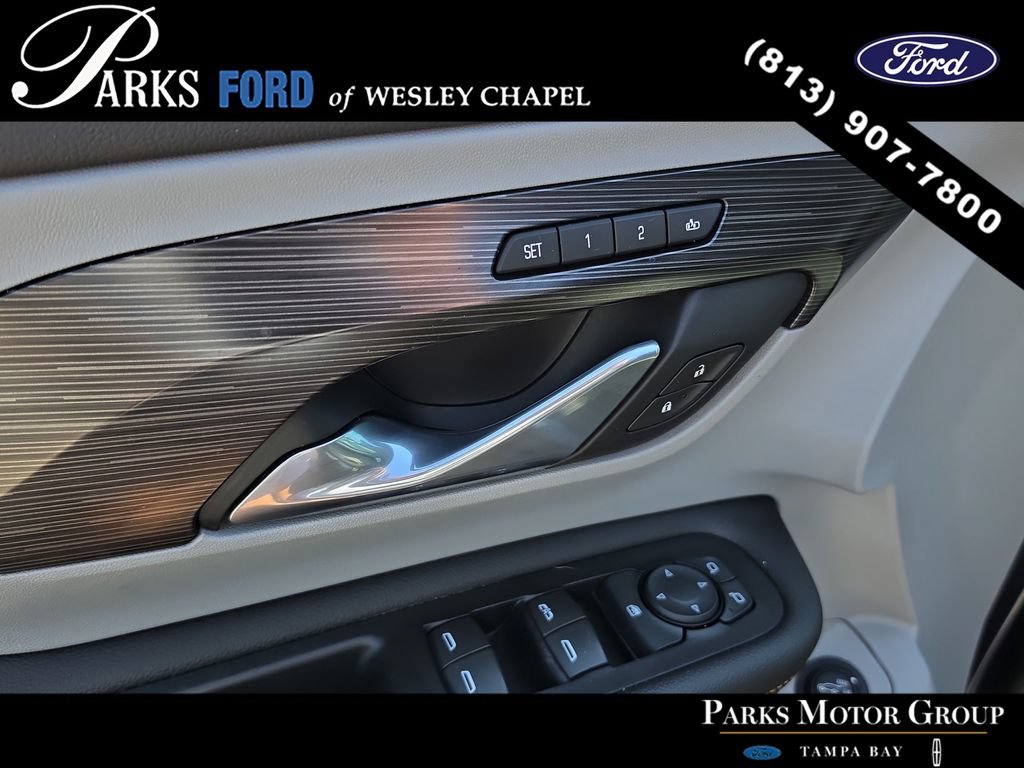 Used 2018 GMC Terrain SLT w/ Preferred Package FWD image 17