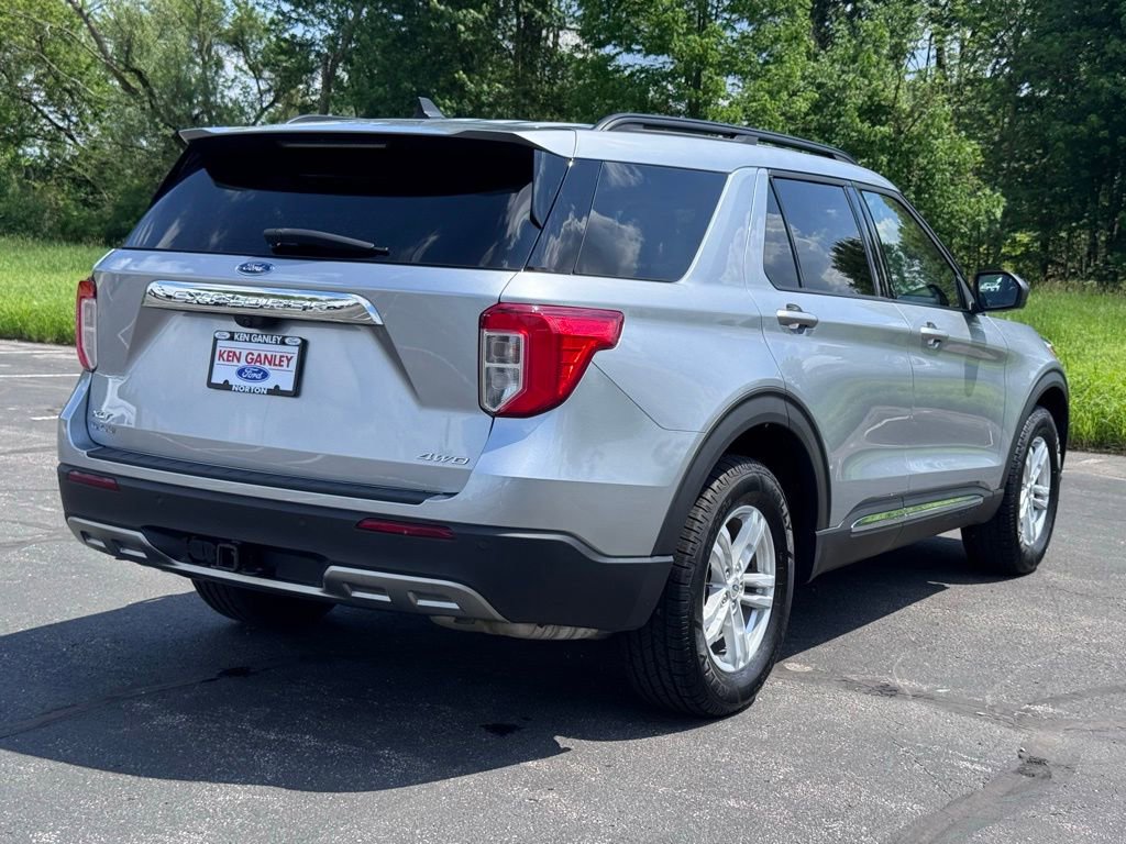 Certified 2022 Ford Explorer XLT w/ Equipment Group 202A AWD/4WD image 8