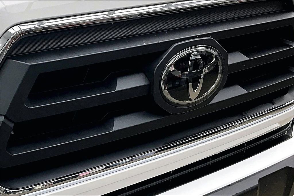 Used 2022 Toyota Tacoma SR5 image 29