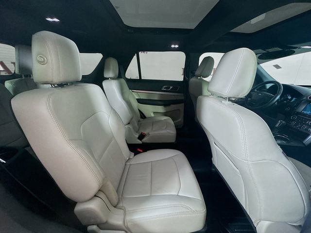 Certified 2018 Ford Explorer XLT w/ Equipment Group 202A image 33