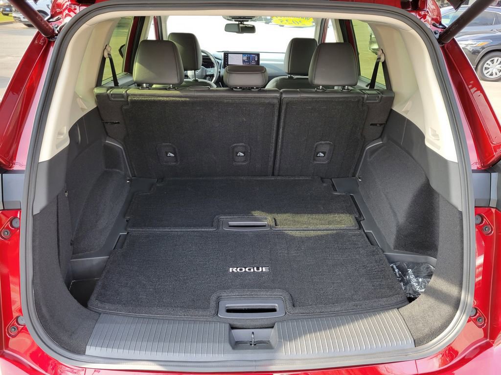 Used 2025 Nissan Rogue SL w/ SL Premium Package image 12