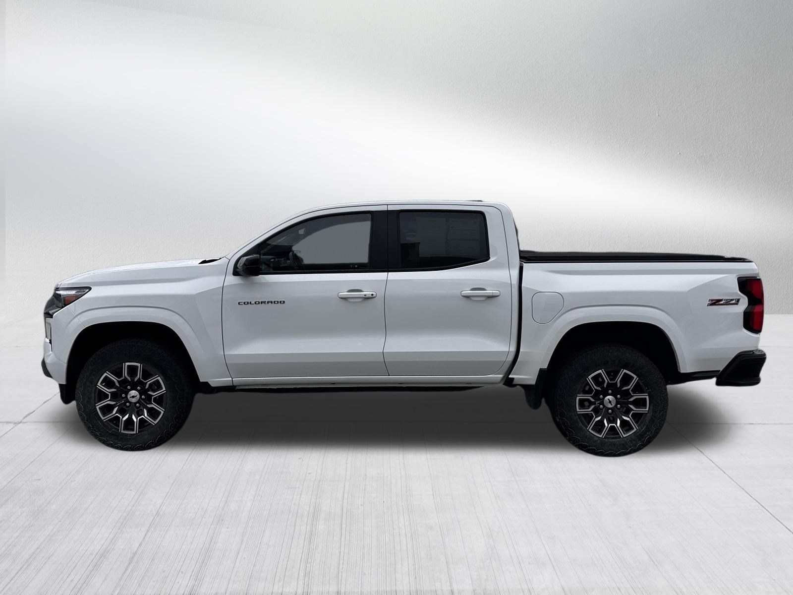Used 2023 Chevrolet Colorado Z71 w/ Z71 Convenience Package 2 AWD/4WD image 4