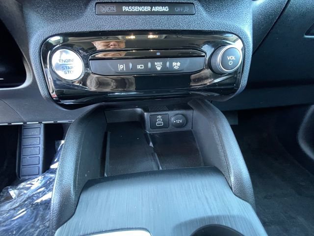 Certified 2025 Ford Escape SE w/ PHEV Premium Package image 15