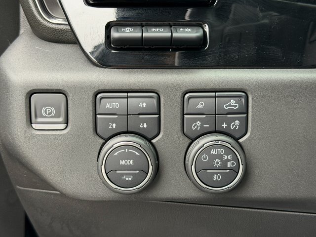 Used 2022 Chevrolet Silverado 1500 ZR2 w/ Technology Package AWD/4WD image 25