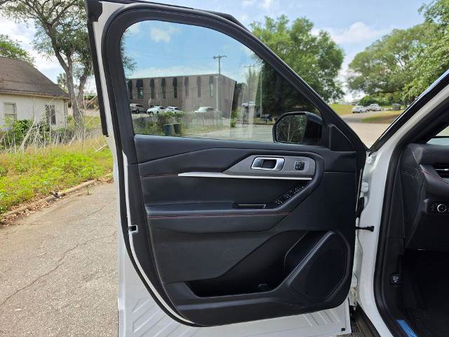 Certified 2025 Ford Explorer ST-Line w/ Premium Package RWD image 23