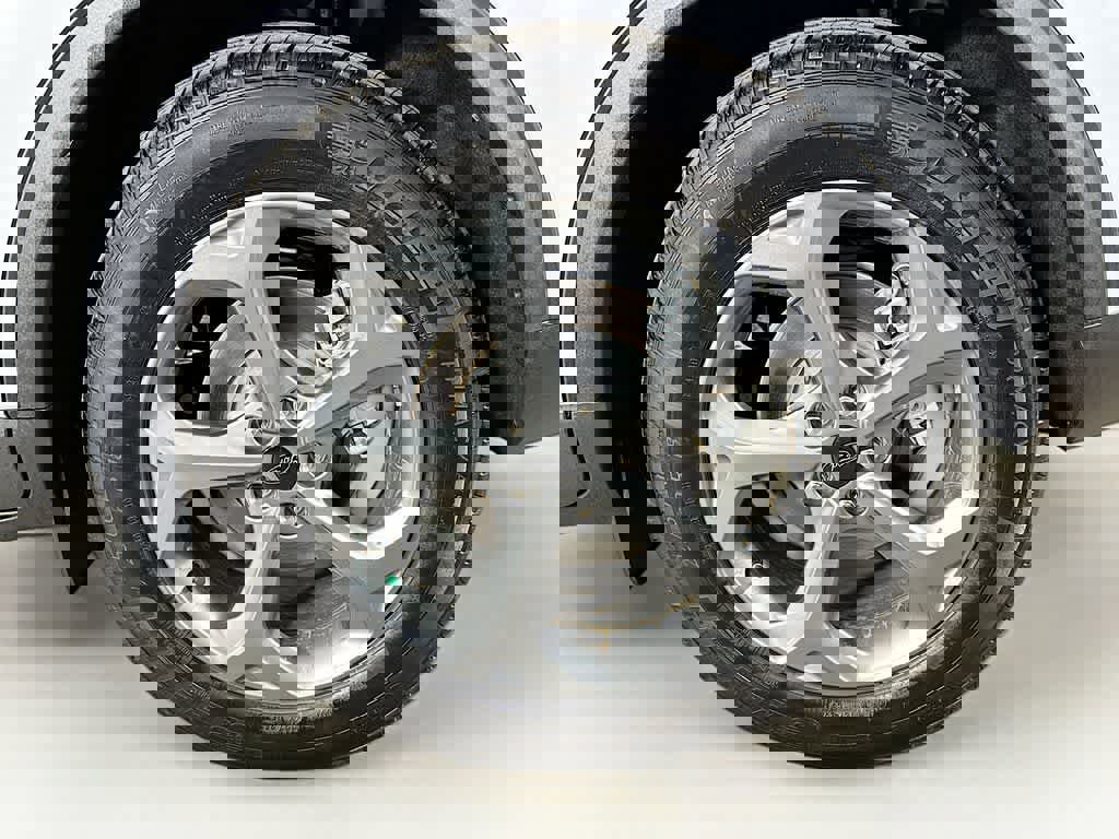 Certified 2025 Ford Escape ST-Line image 11