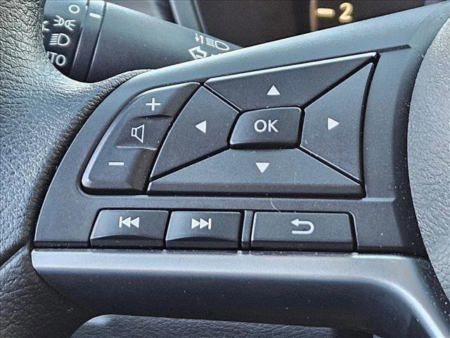 Used 2025 Nissan Altima 2.5 SV image 18