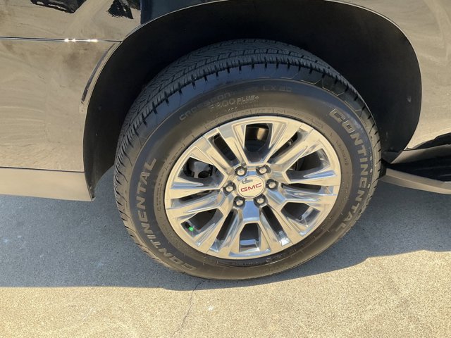 Used 2025 GMC Yukon XL Denali AWD/4WD image 16