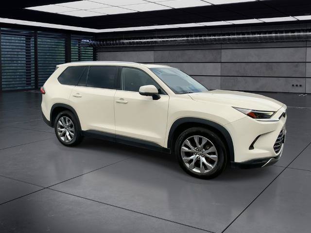Used 2024 Toyota Grand Highlander AWD image 16