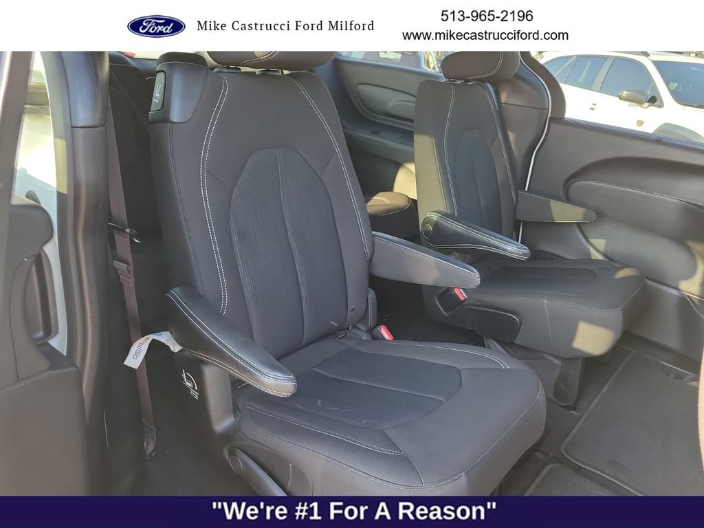 Used 2021 Chrysler Pacifica Touring w/ S Appearance Package FWD image 30