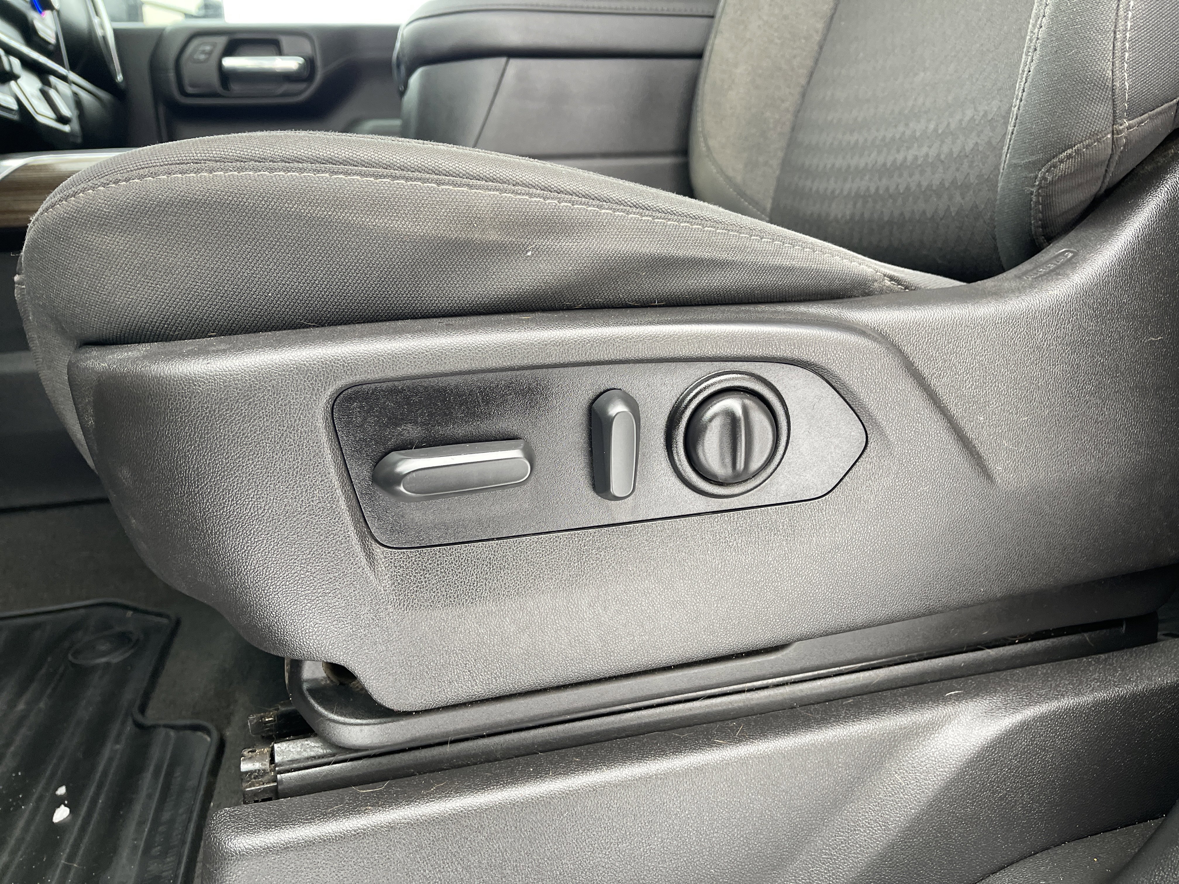 Used 2022 Chevrolet Silverado 3500 LT w/ Convenience Package image 14