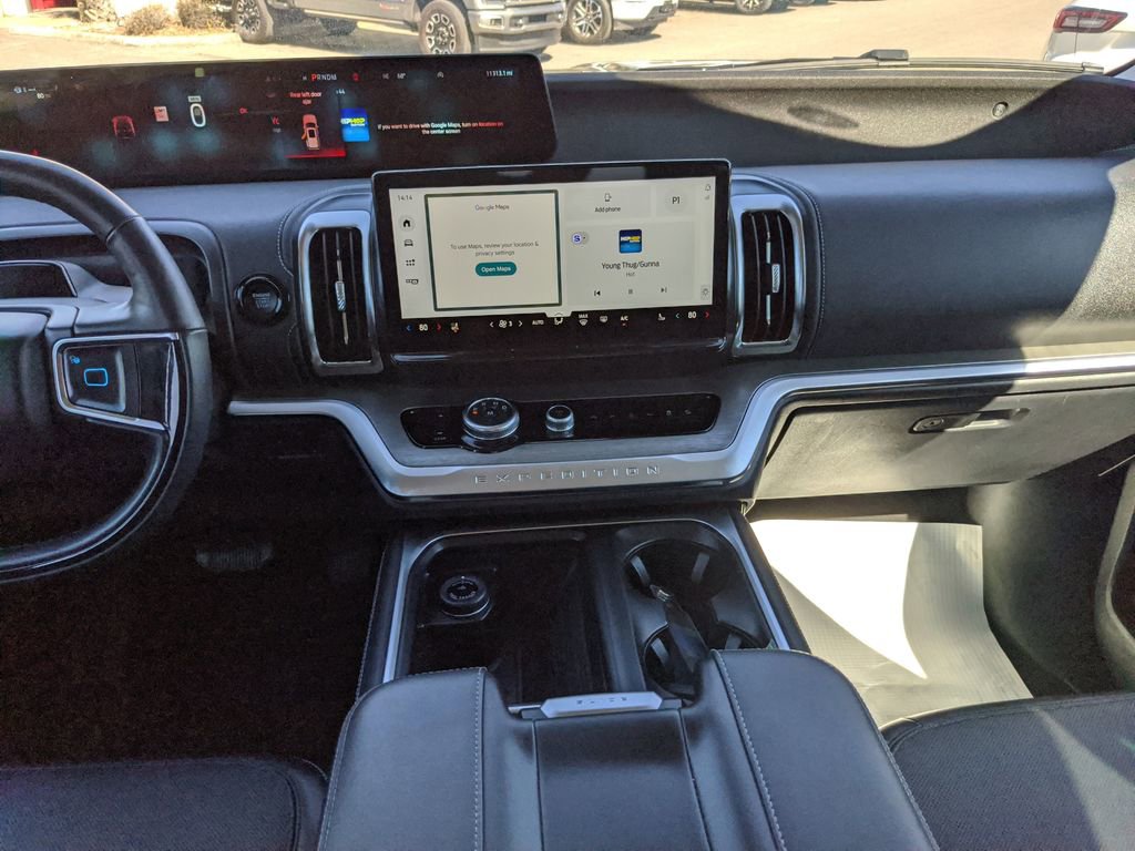 Certified 2025 Ford Expedition Platinum image 19