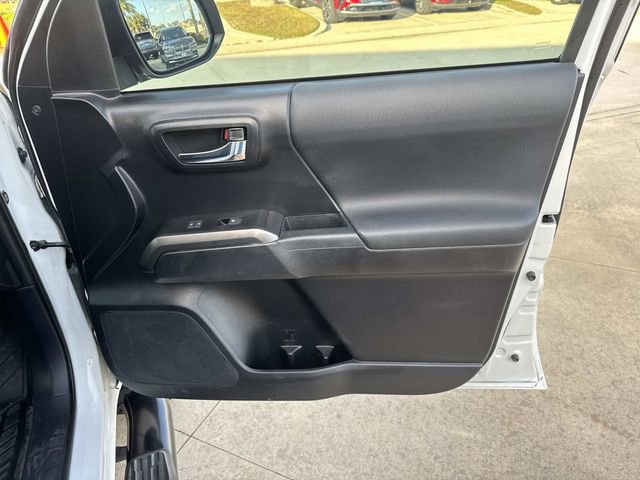 Used 2020 Toyota Tacoma TRD Off-Road image 14