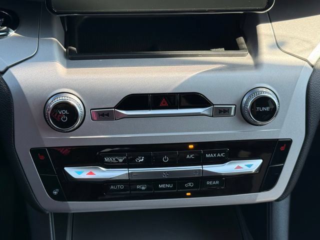 Certified 2024 Ford Explorer XLT w/ Equipment Group 202A AWD/4WD image 13