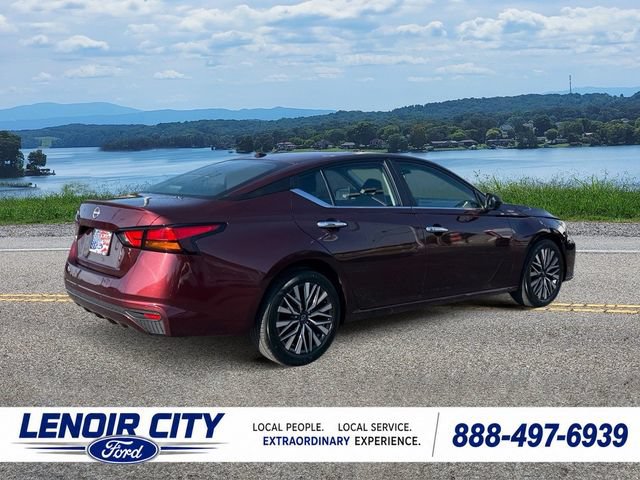 Used 2025 Nissan Altima 2.5 SV FWD image 3