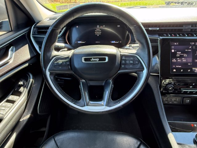 Used 2022 Jeep Grand Cherokee L Laredo w/ Luxury Tech Group I AWD/4WD image 28