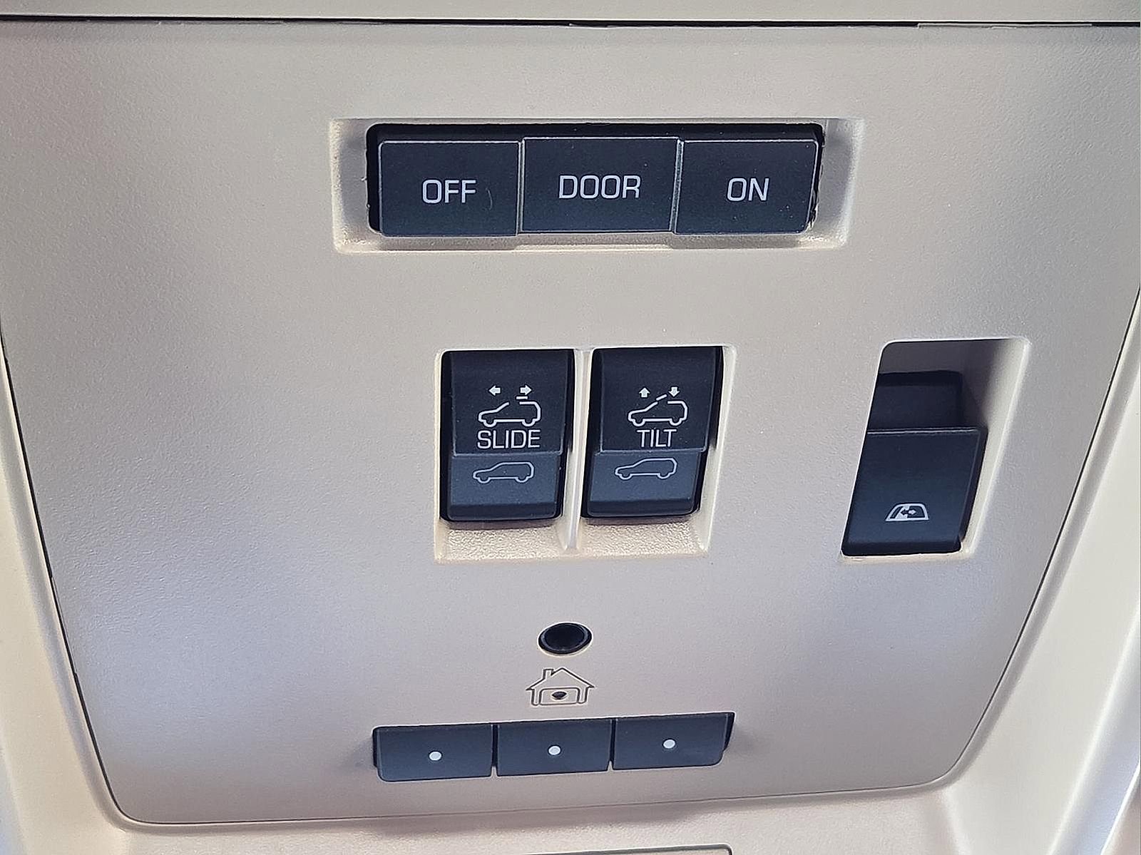 Used 2017 GMC Sierra 3500 Denali w/ Duramax Plus Package image 22