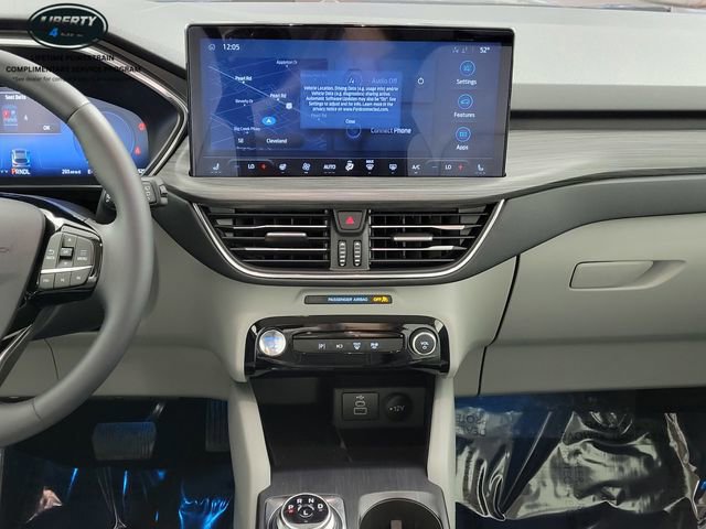 Certified 2024 Ford Escape Platinum w/ Class II Trailer Tow Package image 22