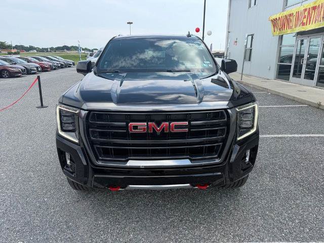 Used 2024 GMC Yukon XL AT4 w/ Technology Package AWD/4WD image 3